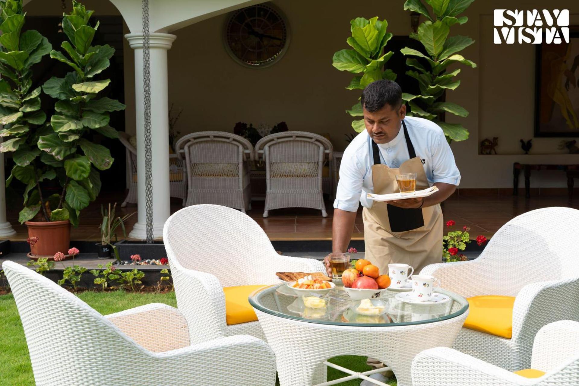Stayvista At Silver Oak Farm - Breakfast Included Bangalore Extérieur photo